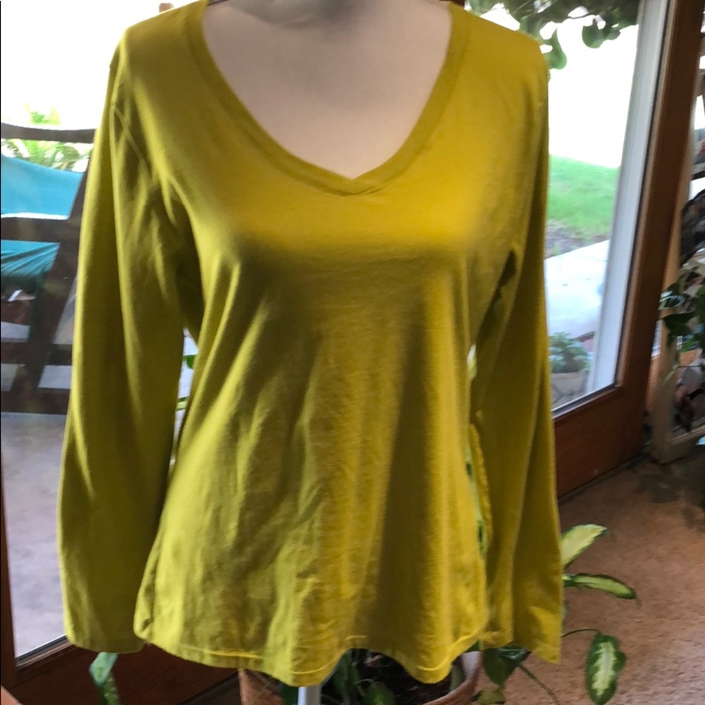 Hanes Women’s Long Sleeve Lime Green T-shirt Sz M